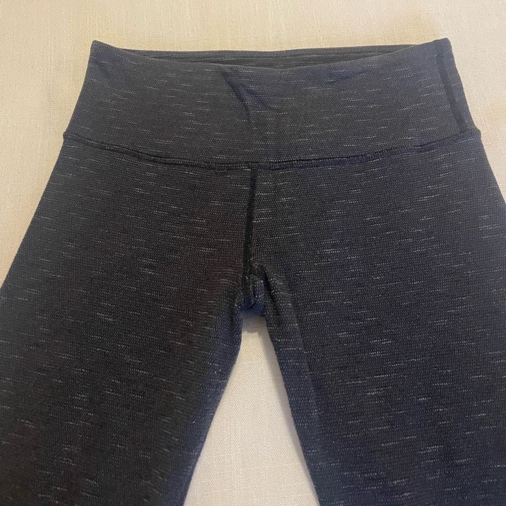 Lululemon leggings size 6 28 inch